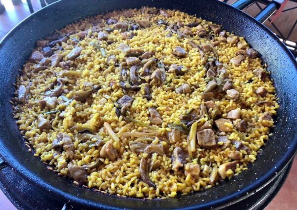 PAELLA DE SECRETO Y SETAS